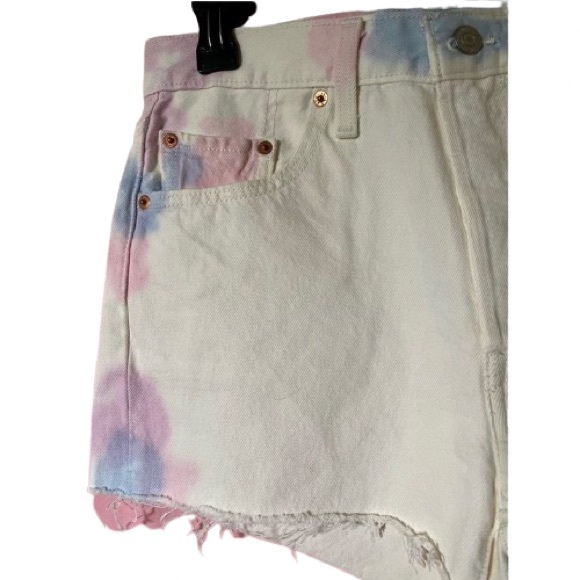 NEW LEVI’S White And Watercolor Pink/Blue/Purple 501® Jean Shorts Size W29 - Picture 6 of 15